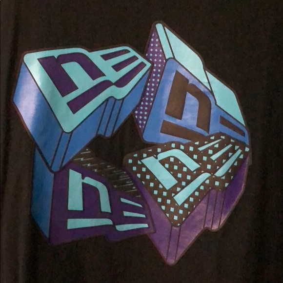 New Era T-shirt - Picture 2 of 4